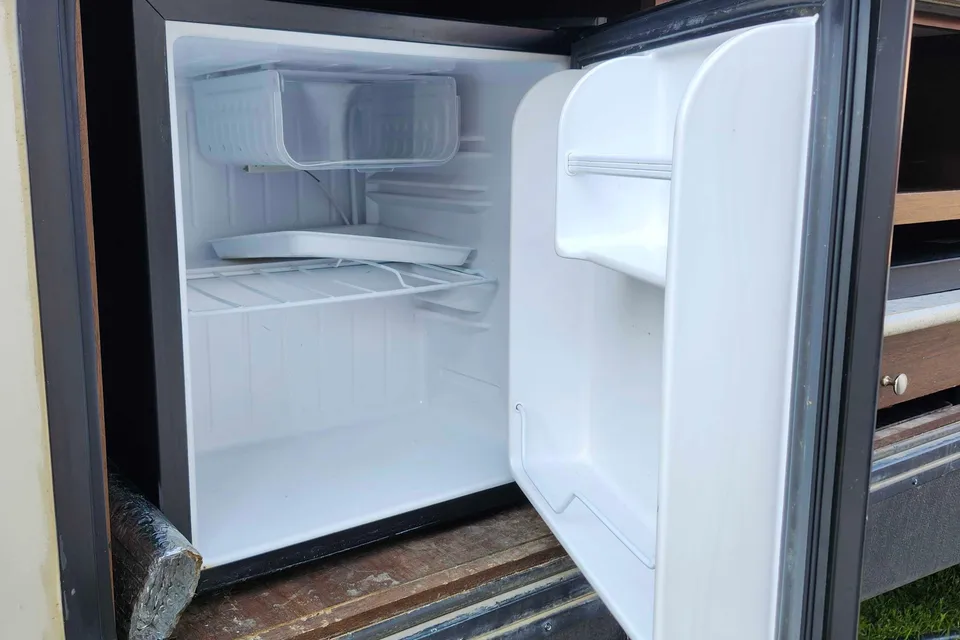 Rokosh Ultralight Bullet Travel Trailer - Sleeps 10