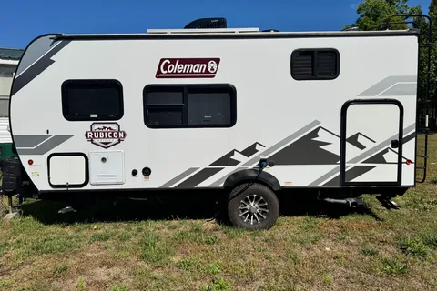 Kassandra's Dutchmen Rubicon Travel Trailer