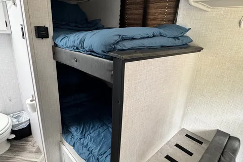 Kassandra's Dutchmen Rubicon Travel Trailer