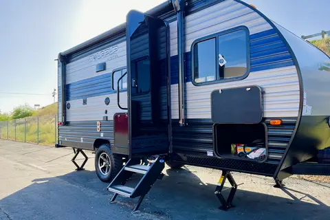 **BEST FOR RV PARKS & BEACH+EASY TO TOW+SLEEPS 5**