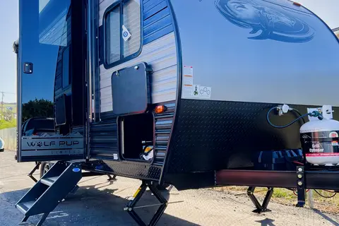 **BEST FOR RV PARKS & BEACH+EASY TO TOW+SLEEPS 5**