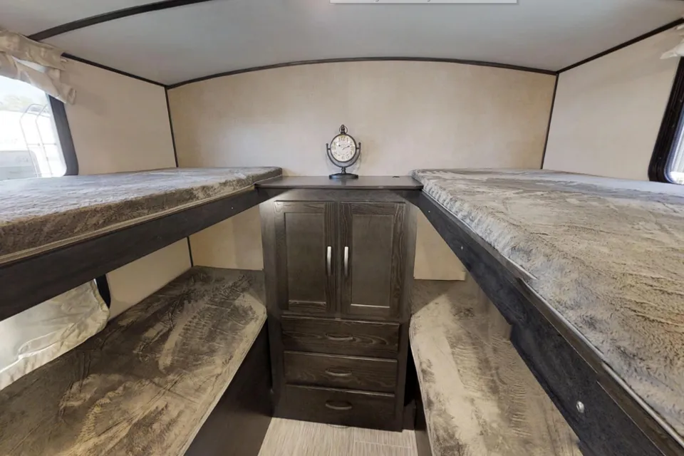 33' Forest River Surveyor Legend Travel Trailer