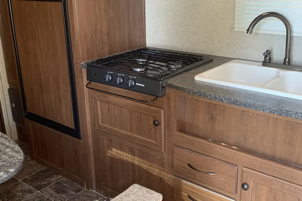 Heartland PROWLER LYNKS 25LX Travel Trailer