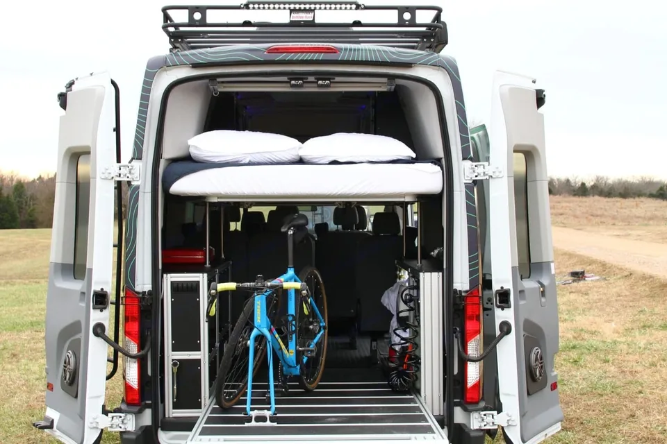 "Vandalorian" Vandoit Highroof LIV Adventure Van