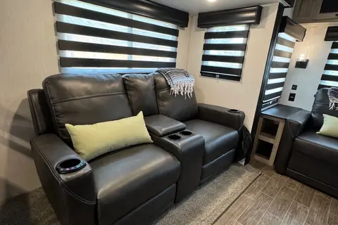 Mirasol Mobile - Forest River Cherokee alpha wolf Travel Trailer