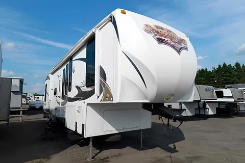 Sandpiper BH Fifth Wheel family unit