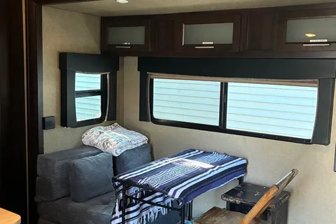 Forest River toy hauler  XLR hyper lite Sleeps 5 32'