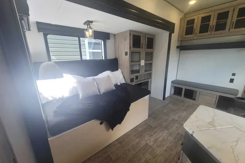 Family getaway 5th wheel camper.