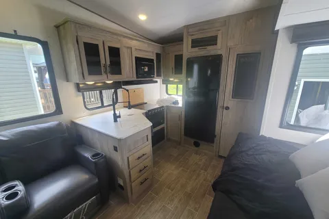 Family getaway 5th wheel camper.