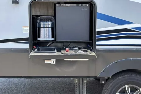 Family getaway 5th wheel camper.