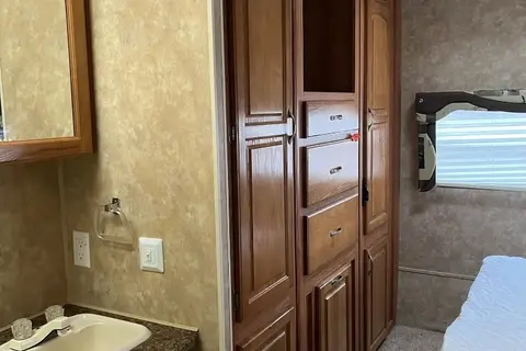 Cory's Jayco Eagle super light Fifth Wheel