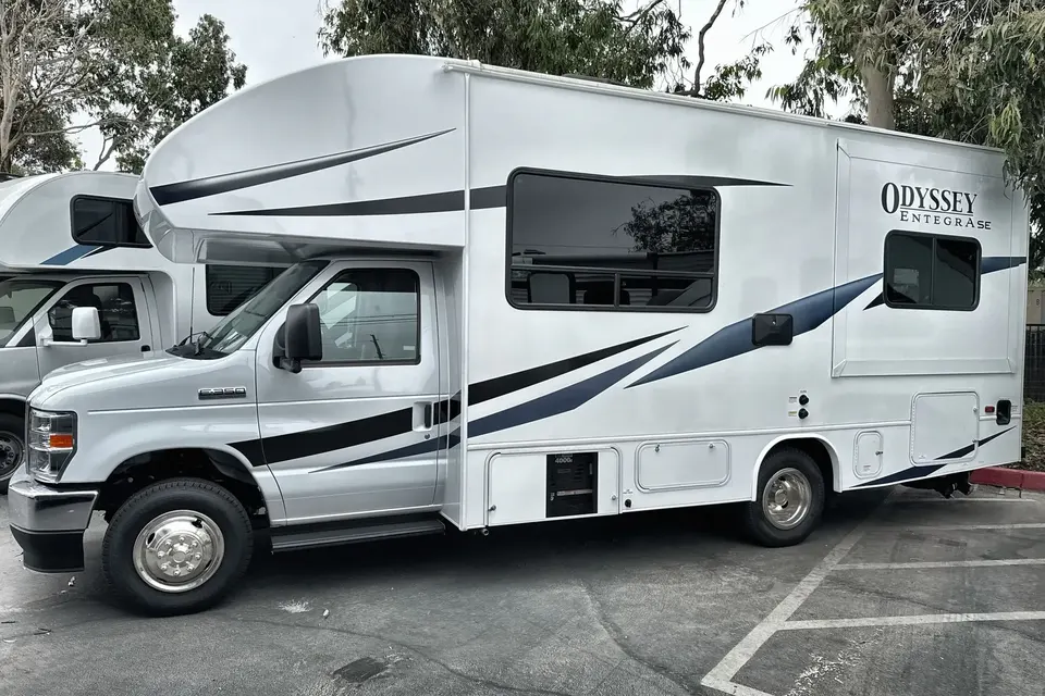 Adventure Entegra Coach Odyssey (FESTIVAL FRIENDLY)