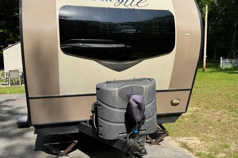 Juniper Skye - 2019 Forest River Rockwood Mini-Lite *Pet Friendly*