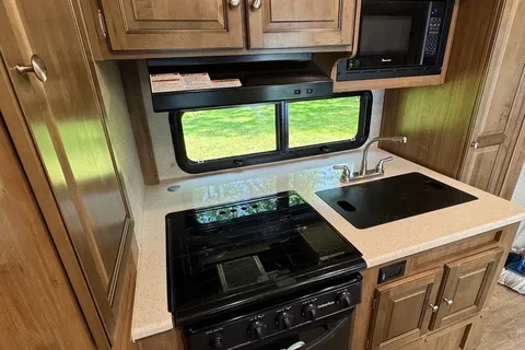 Juniper Skye - 2019 Forest River Rockwood Mini-Lite *Pet Friendly*