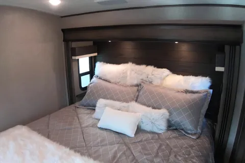 Christopher’s Premier Fifth Wheel