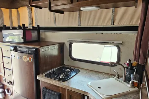 Rockies Off-Road Ram 2500 Camper Kananaskis/Parks Canada Pass included