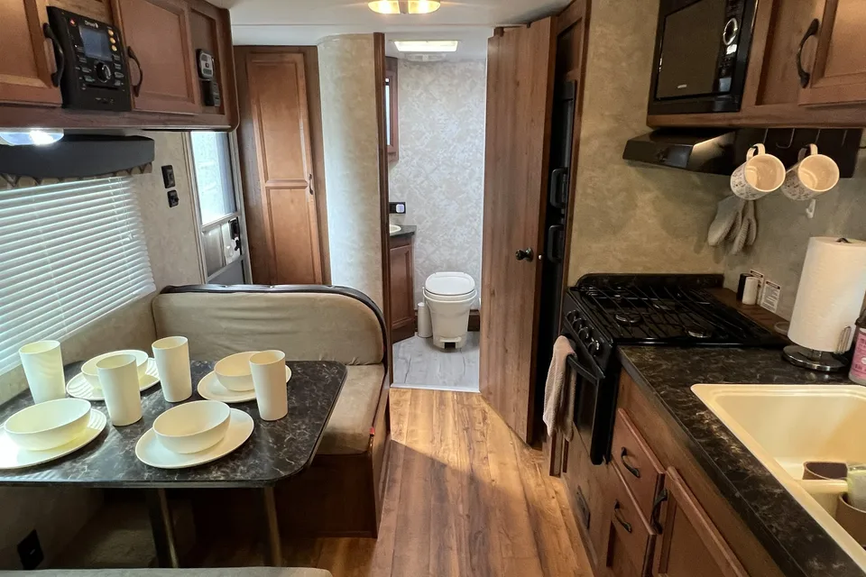 Clean Couples Camper-Delivery or Self-Tow Option