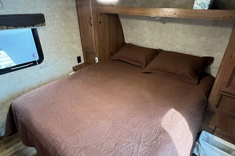 Clean Couples Camper-Delivery or Self-Tow Option