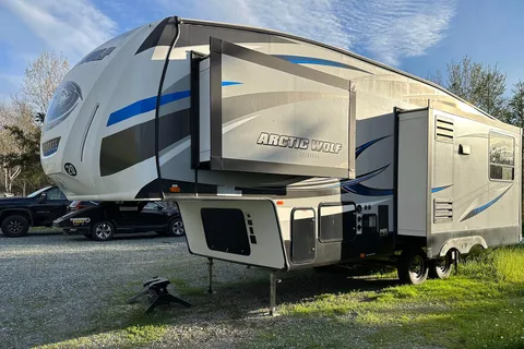 MForest River RV Cherokee Arctic Wolf Limited 285DRL4 Sellettes