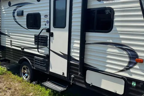 Shayne's Forest River 17bh Travel Trailer