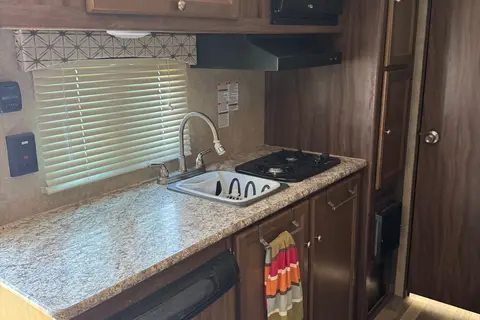 Shayne's Forest River 17bh Travel Trailer