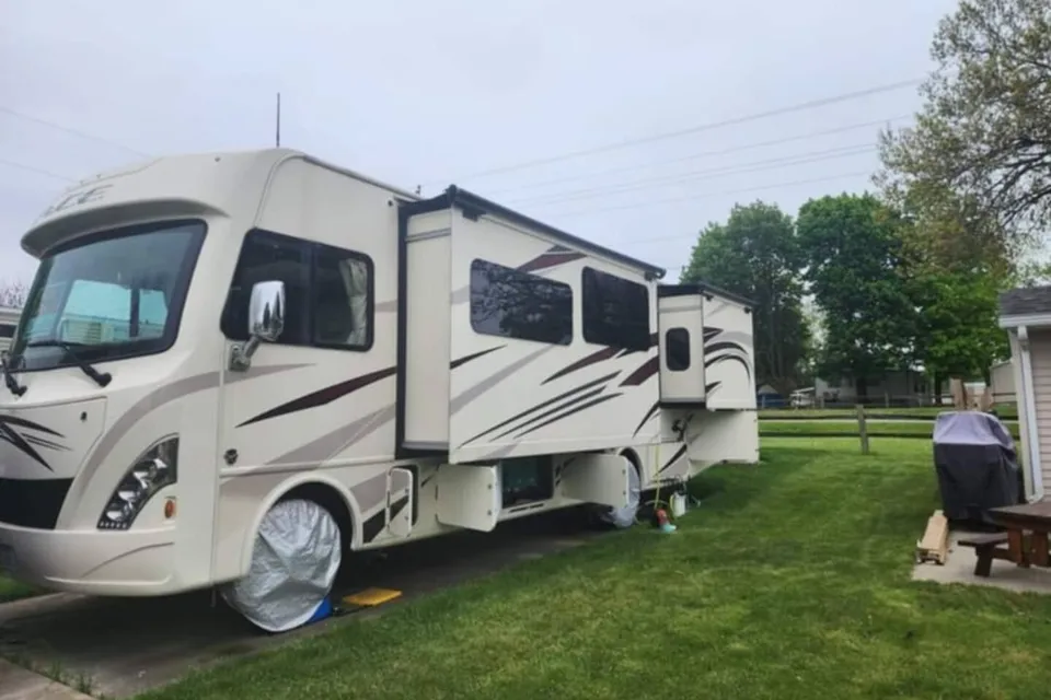 Our Vacation Rentals 4 U, LLC Thor Motor Coach A.C.E. Class A
