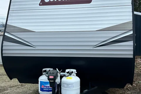 Tiauna's Coleman Lantern LT Travel Trailer