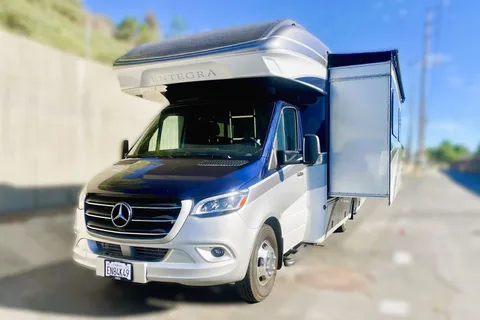 💎 Merci 𝗕𝗲𝗻𝘇 💎 BRAND NEW 2026 • Premium Sprinter • Low Mileage • Sleeps 6 ✨