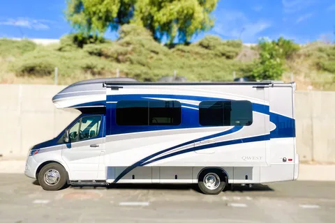💎 Merci 𝗕𝗲𝗻𝘇 💎 BRAND NEW 2026 • Premium Sprinter • Low Mileage • Sleeps 6 ✨