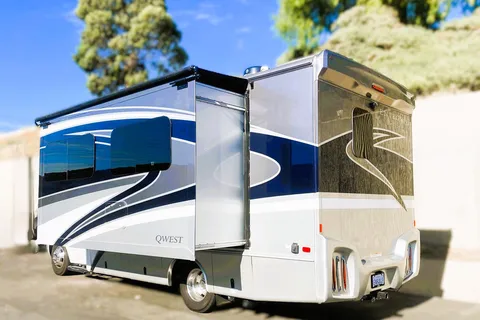 💎 Merci 𝗕𝗲𝗻𝘇 💎 BRAND NEW 2026 • Premium Sprinter • Low Mileage • Sleeps 6 ✨