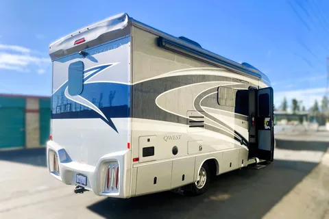 💎 Merci 𝗕𝗲𝗻𝘇 💎 BRAND NEW 2026 • Premium Sprinter • Low Mileage • Sleeps 6 ✨