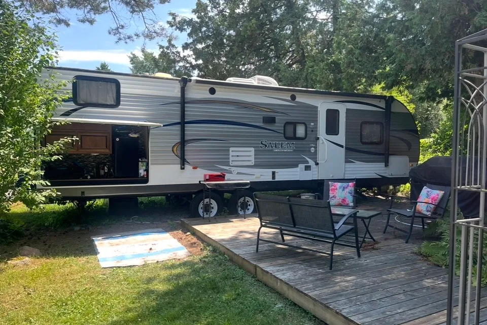 Janna's Salem by Forest River 30kqbss Travel Trailer