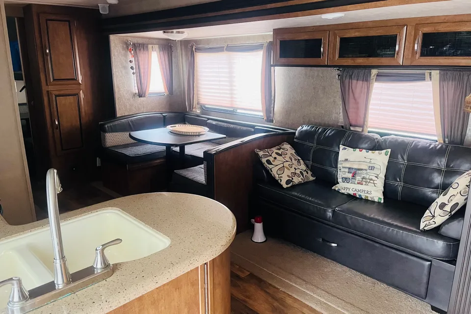 Janna's Salem by Forest River 30kqbss Travel Trailer