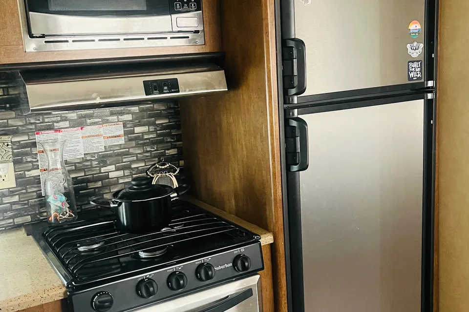 Janna's Salem by Forest River 30kqbss Travel Trailer