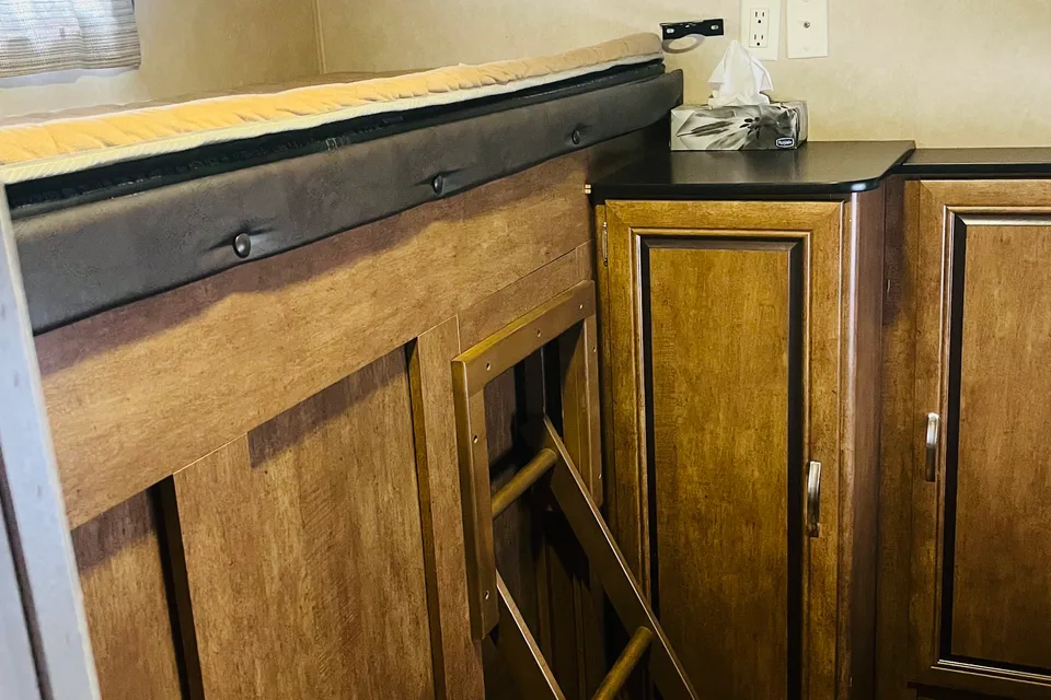 Janna's Salem by Forest River 30kqbss Travel Trailer
