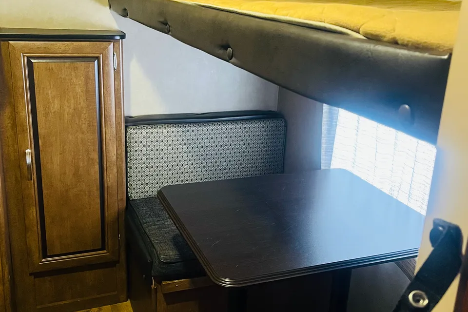 Janna's Salem by Forest River 30kqbss Travel Trailer