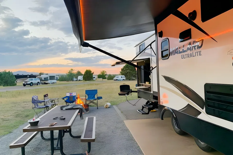 Luxury Heartland Mallard M33 - Travel Trailer