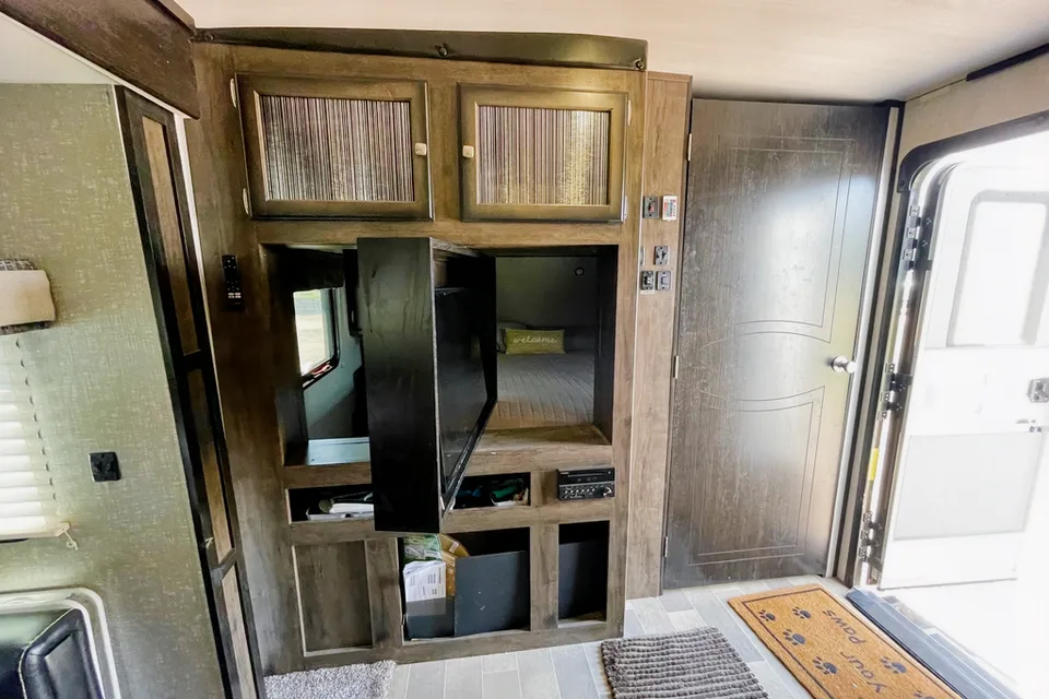 Luxury Heartland Mallard M33 - Travel Trailer