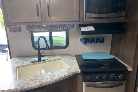 Robert & Denise's KZ Connect Travel Trailer
