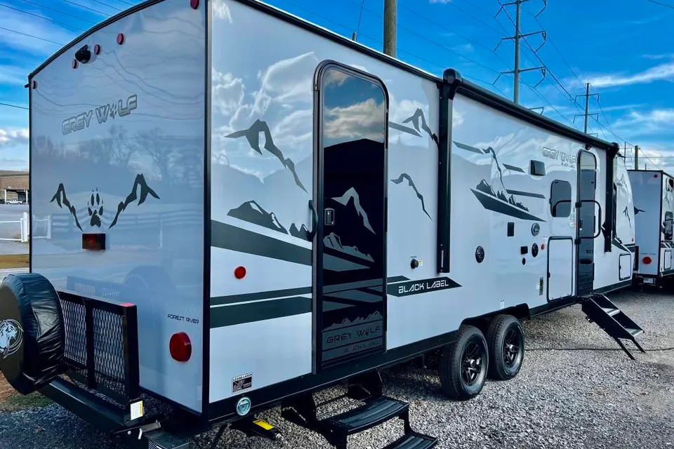 🌟 Family RV – Sleeps 6 Comfortably | Solar + Starlink + Outdoor Kitchen 🚐🔋🌲