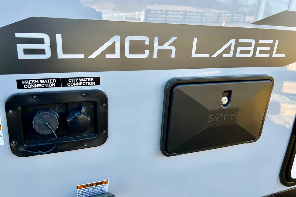 🌟 Family RV – Sleeps 6 Comfortably | Solar + Starlink + Outdoor Kitchen 🚐🔋🌲