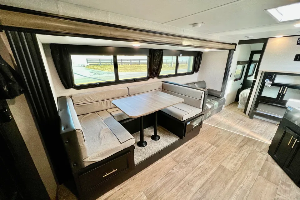 🌟 Family RV – Sleeps 6 Comfortably | Solar + Starlink + Outdoor Kitchen 🚐🔋🌲
