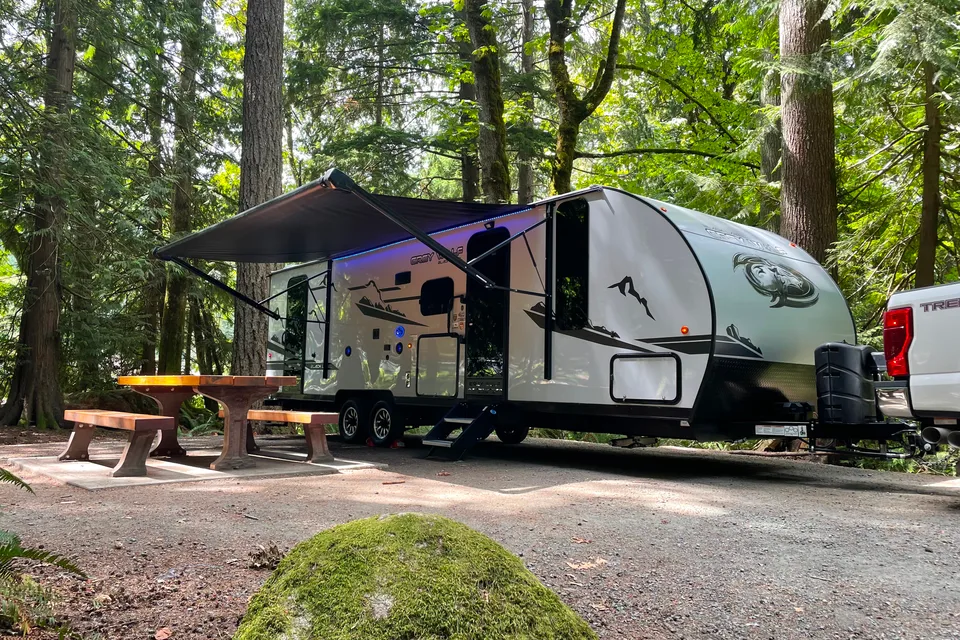 🌟 Family RV – Sleeps 6 Comfortably | Solar + Starlink + Outdoor Kitchen 🚐🔋🌲