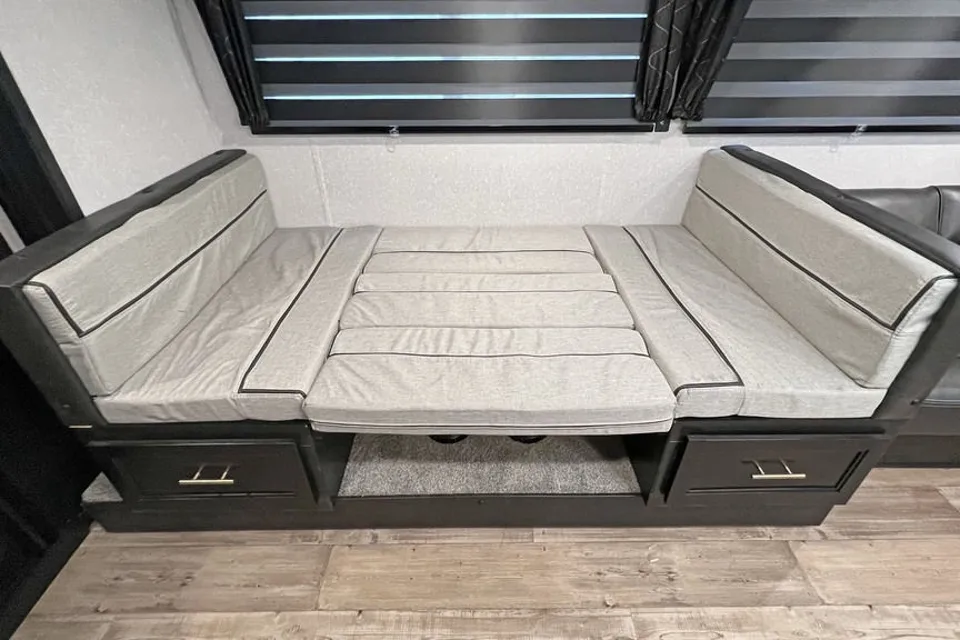 🌟 Family RV – Sleeps 6 Comfortably | Solar + Starlink + Outdoor Kitchen 🚐🔋🌲
