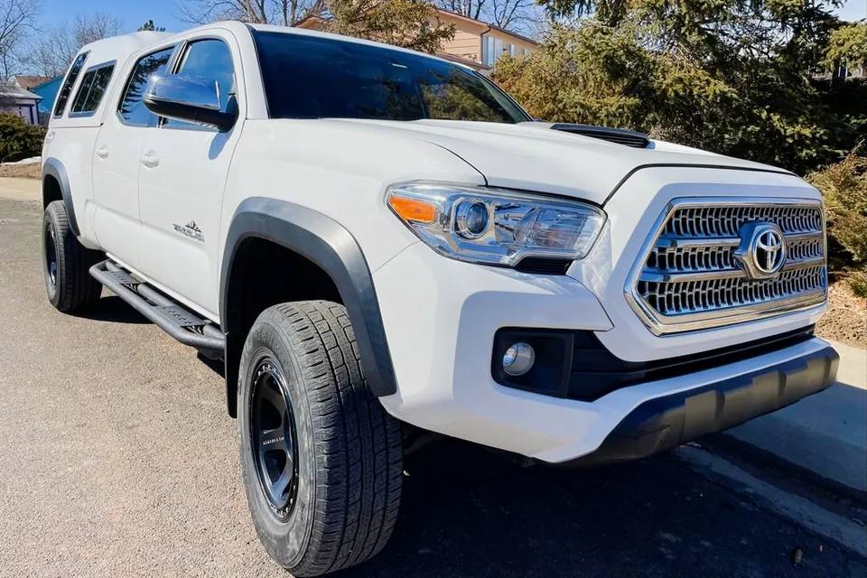 Toyota Tacoma (Longbed) Truck Camper