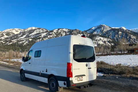 Campervan North America Treasure Chaser
