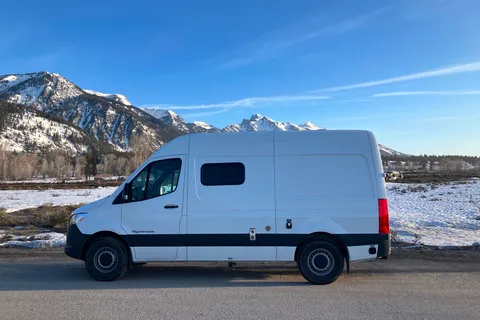 Campervan North America Treasure Chaser