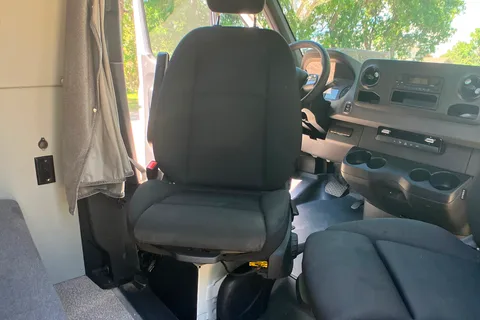 Campervan North America Treasure Chaser