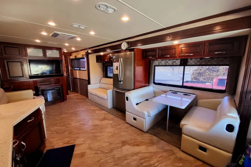 Harrrvey thee RV Fleetwood Bounder Class A