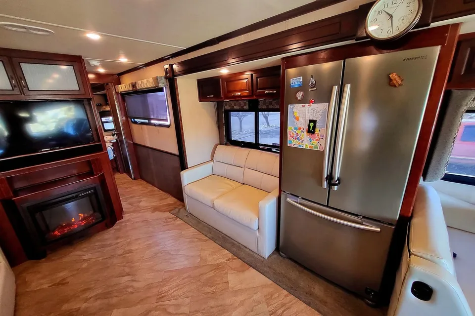 Harrrvey thee RV Fleetwood Bounder Class A